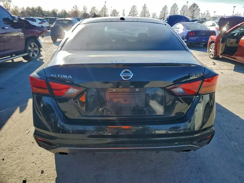 2019 NISSAN ALTIMA SR  