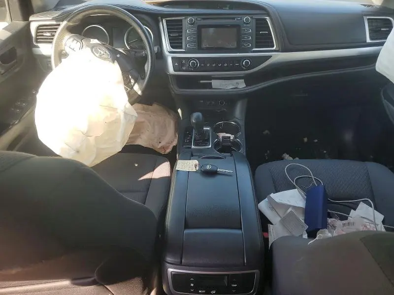 2018 TOYOTA HIGHLANDER LE  