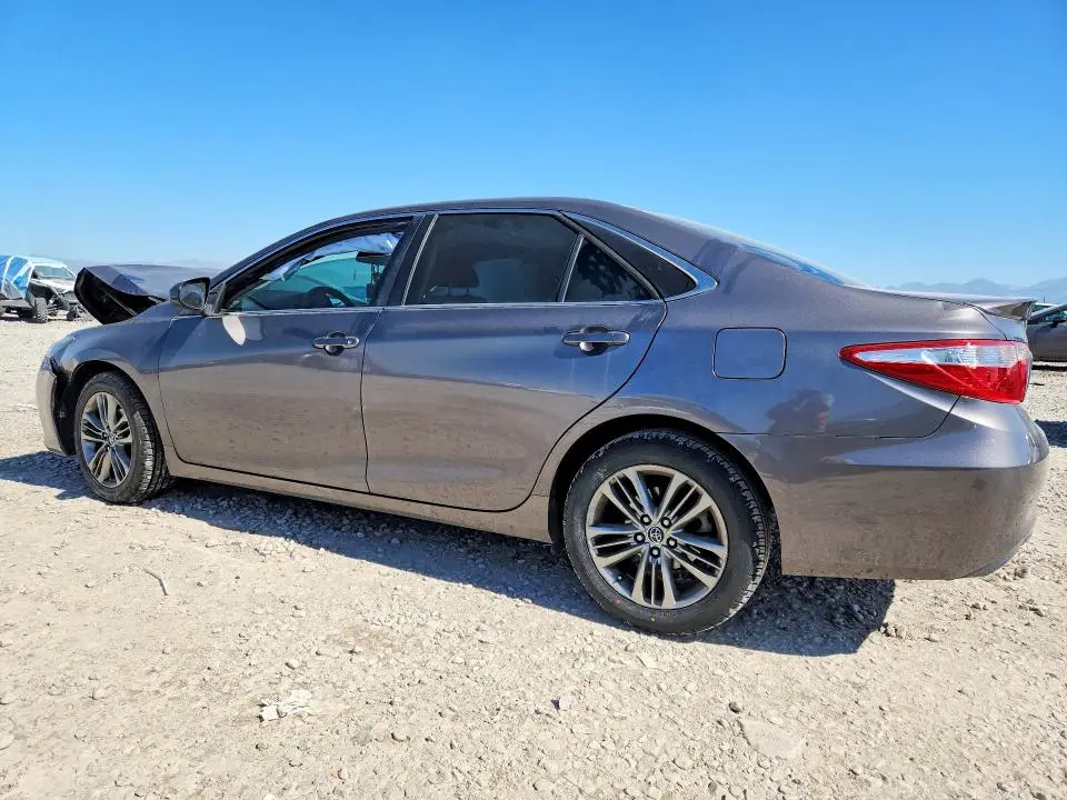 2016 TOYOTA CAMRY SE  