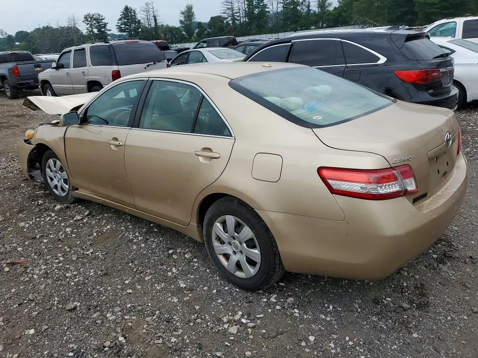 2010 TOYOTA CAMRY LE  