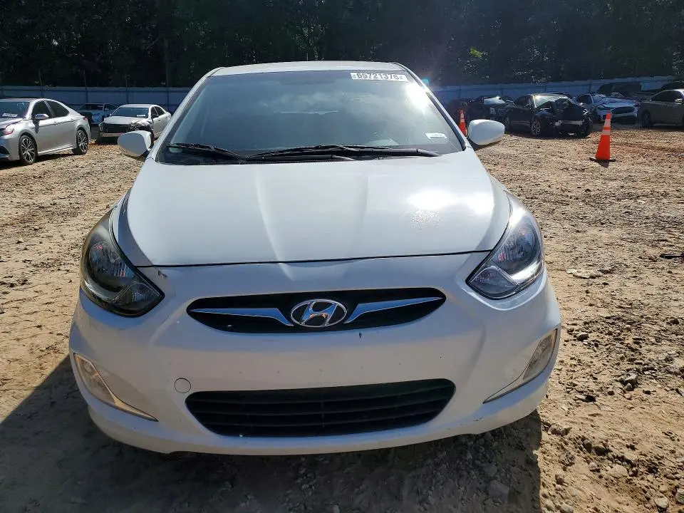 2013 HYUNDAI ACCENT SE  