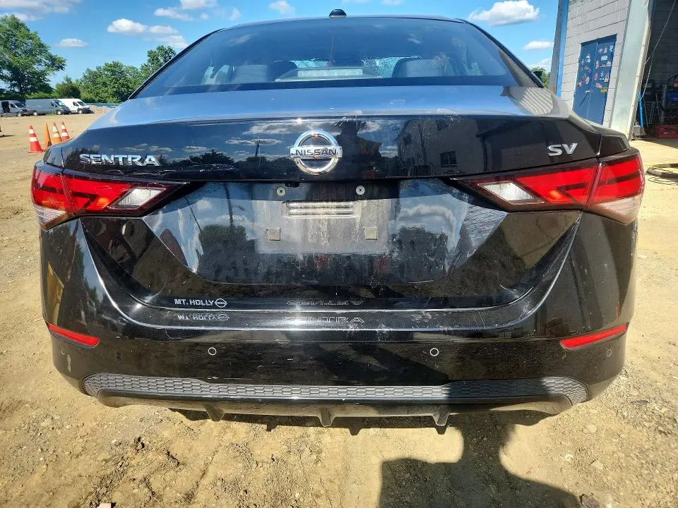 2022 NISSAN SENTRA SV  