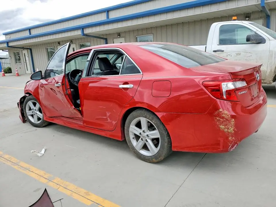 2012 TOYOTA CAMRY SE  