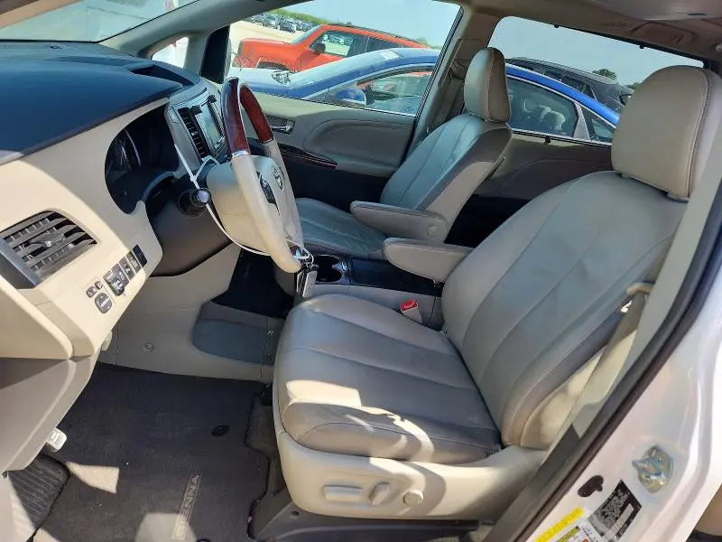 2013 TOYOTA SIENNA LIMITED 7-PASSENGER  