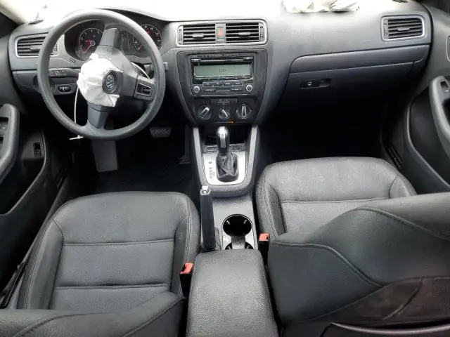 2011 VOLKSWAGEN JETTA SE  