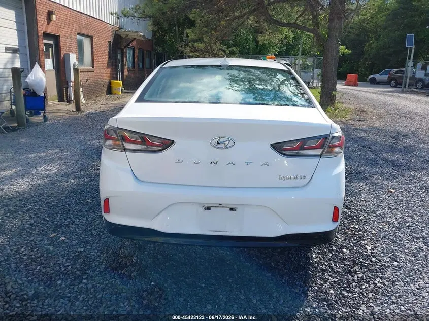 2018 HYUNDAI SONATA HYBRID SE