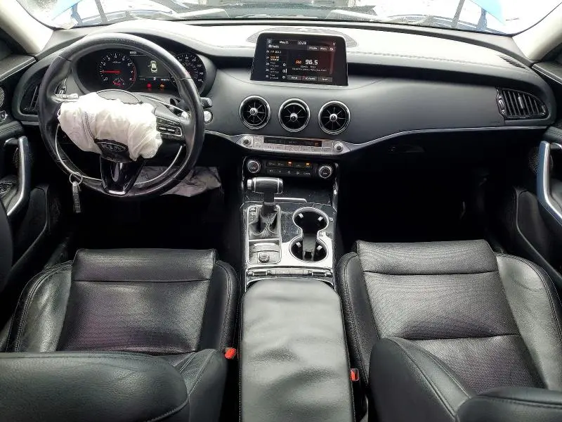 2018 KIA STINGER PREMIUM  