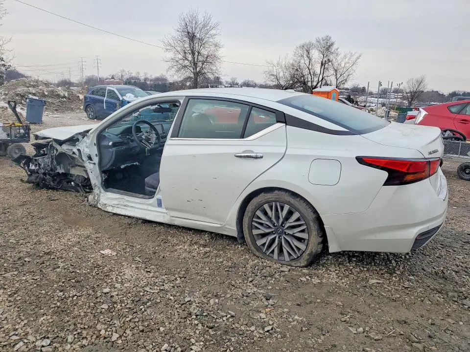 2023 NISSAN ALTIMA SV  
