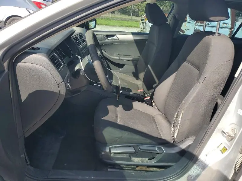 2015 VOLKSWAGEN JETTA SE  