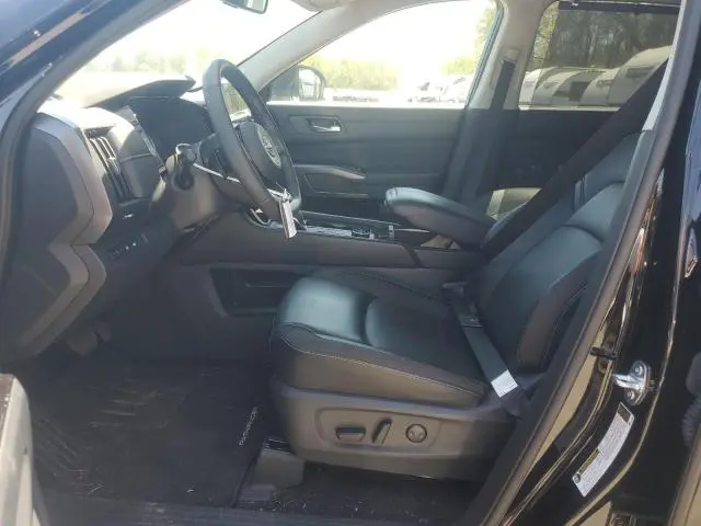 2024 NISSAN PATHFINDER SL  