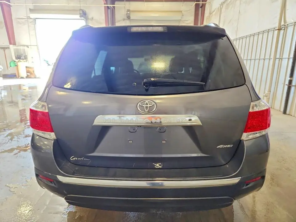 2011 TOYOTA HIGHLANDER BASE  