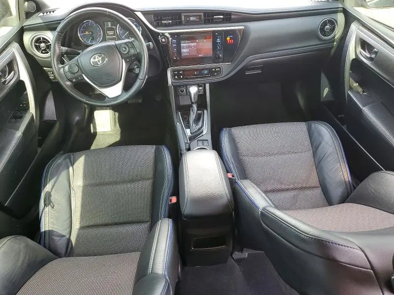2019 TOYOTA COROLLA SE  