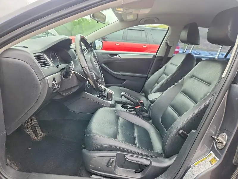 2013 VOLKSWAGEN JETTA SE  
