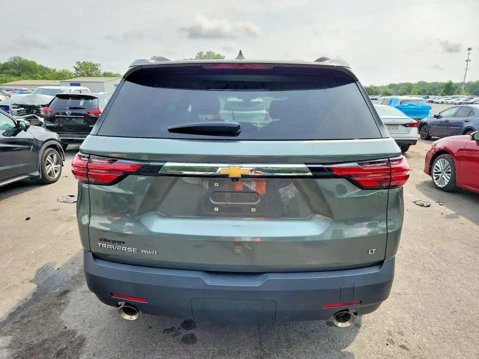 2023 CHEVROLET TRAVERSE LT  