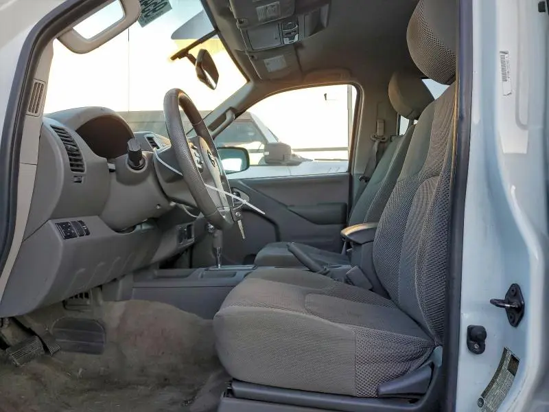 2015 NISSAN FRONTIER S  