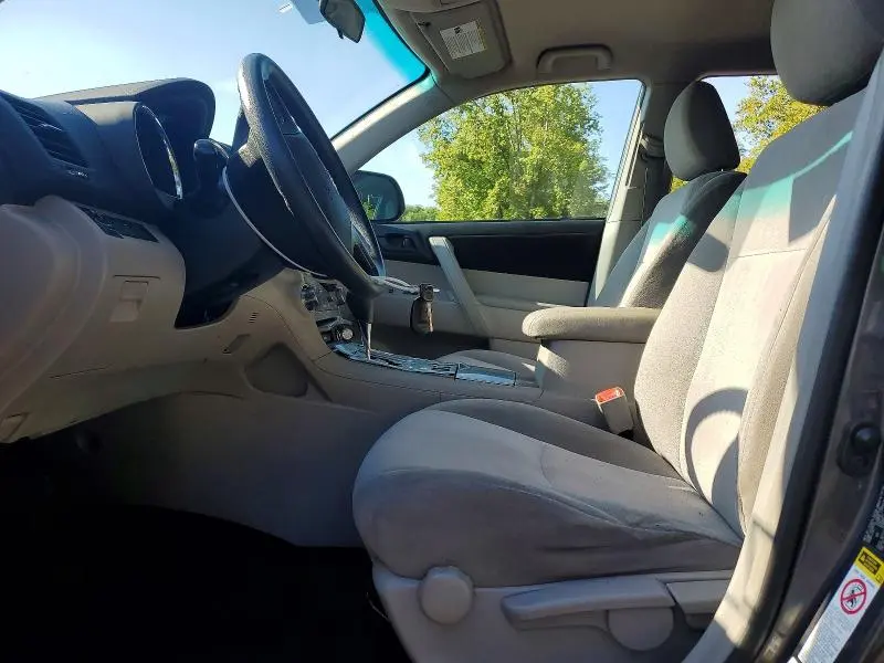 2012 TOYOTA HIGHLANDER BASE  
