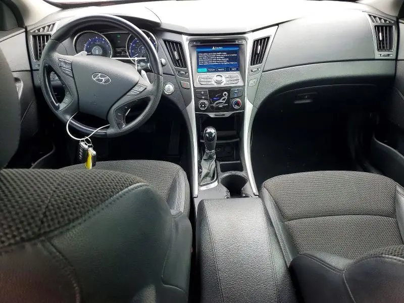 2013 HYUNDAI SONATA SE  