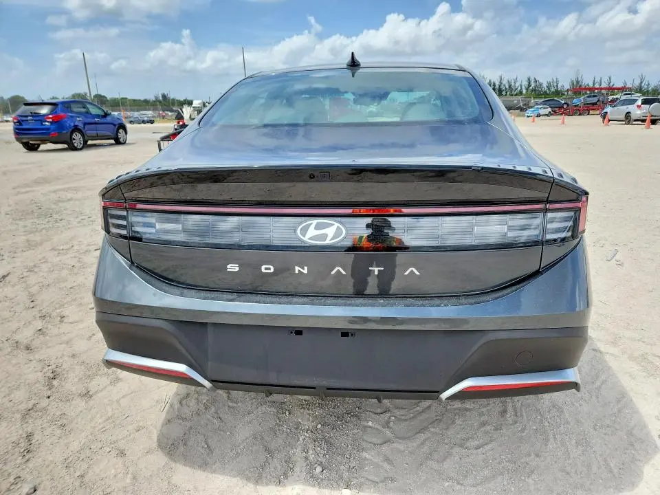 2026 HYUNDAI SONATA SE  