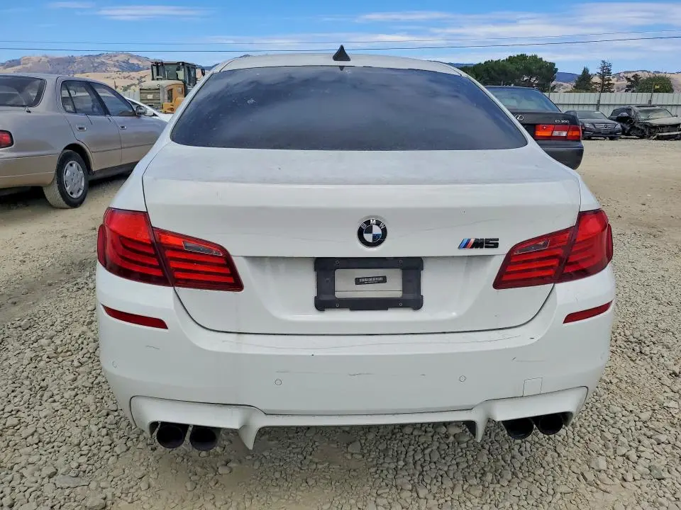 2013 BMW M5   