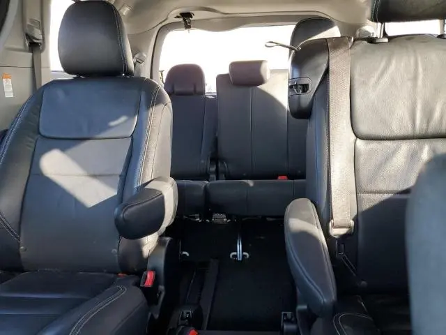 2017 TOYOTA SIENNA SE  