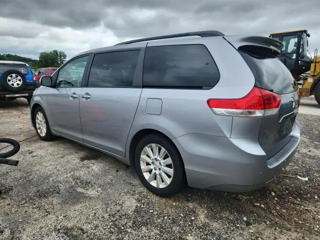 2011 TOYOTA SIENNA XLE  