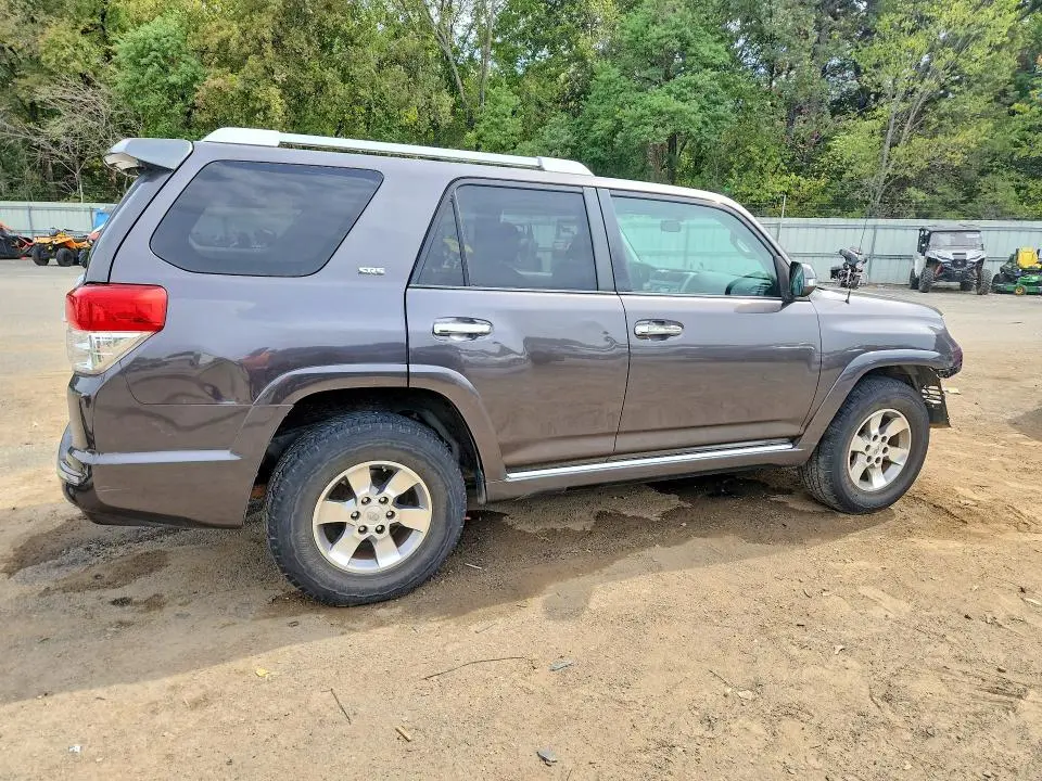 2011 TOYOTA 4RUNNER SR5  