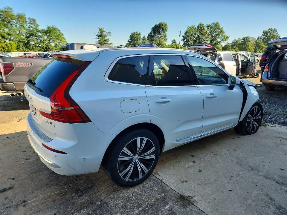 2022 VOLVO XC60 B5 INSCRIPTION  