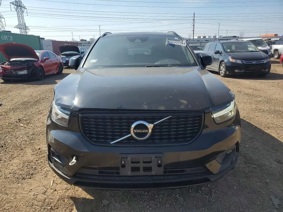 2019 VOLVO XC40 T5 R-DESIGN  