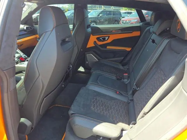2021 LAMBORGHINI URUS