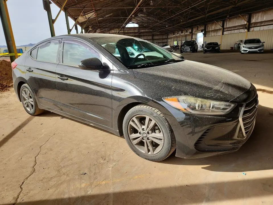 2017 HYUNDAI ELANTRA SE  
