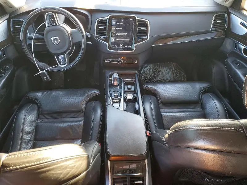 2017 VOLVO XC90 T8  