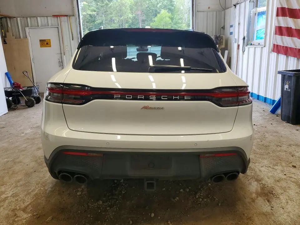 2023 PORSCHE MACAN BASE  