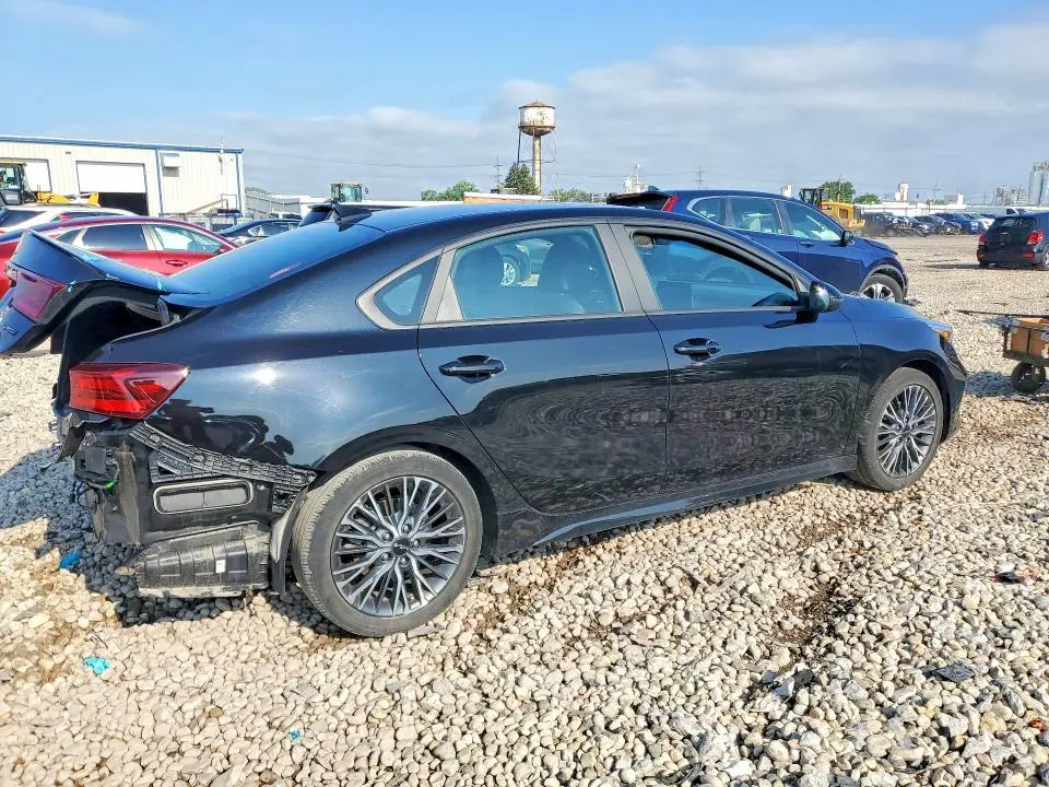 2023 KIA FORTE GT LINE  
