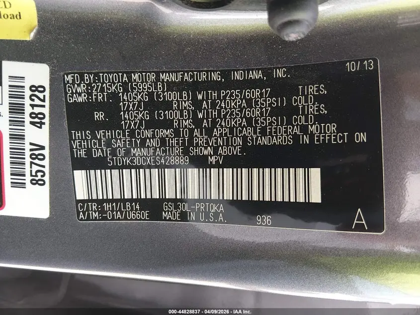 2014 TOYOTA SIENNA XLE V6 8 PASSENGER