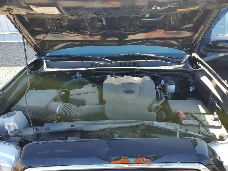 2019 TOYOTA TACOMA SR5 V6  