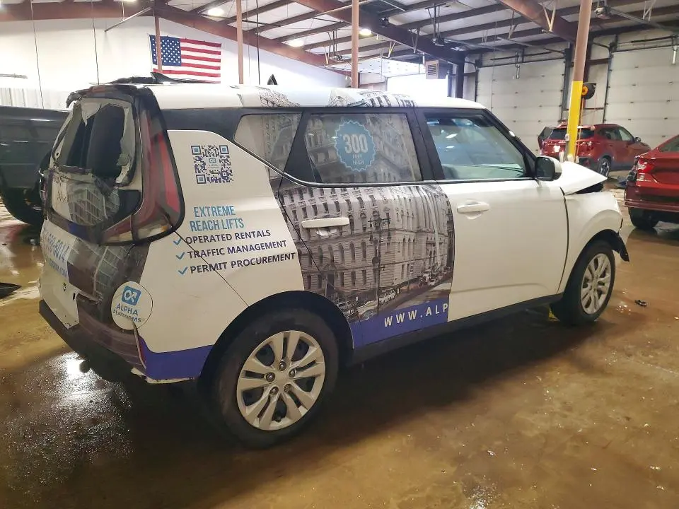 2023 KIA SOUL LX  