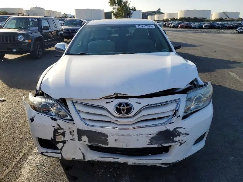 2011 TOYOTA CAMRY BASE  