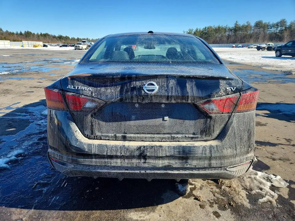 2022 NISSAN ALTIMA SV  