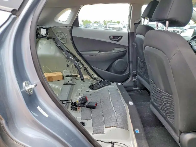 2021 HYUNDAI KONA SE  