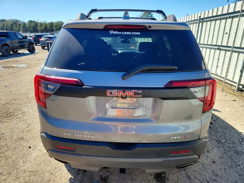 2022 GMC ACADIA AT4  
