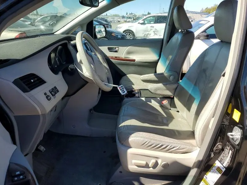 2011 TOYOTA SIENNA XLE 7-PASSENGER  