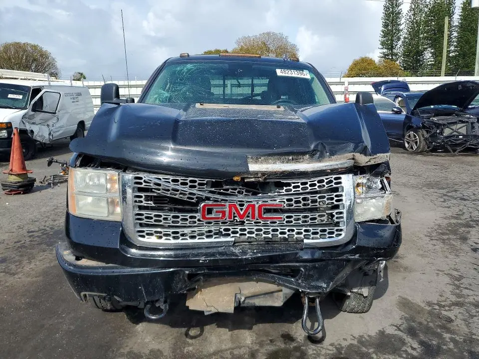 2013 GMC SIERRA K3500 DENALI  