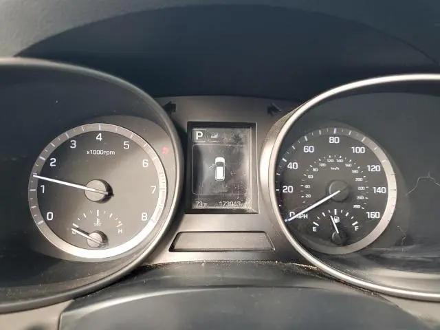 2017 HYUNDAI SANTA FE SE  