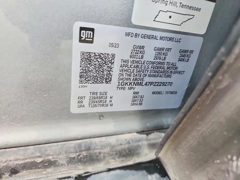 2023 GMC ACADIA SLT  