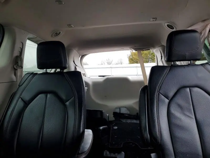 2019 CHRY PACIFICA T