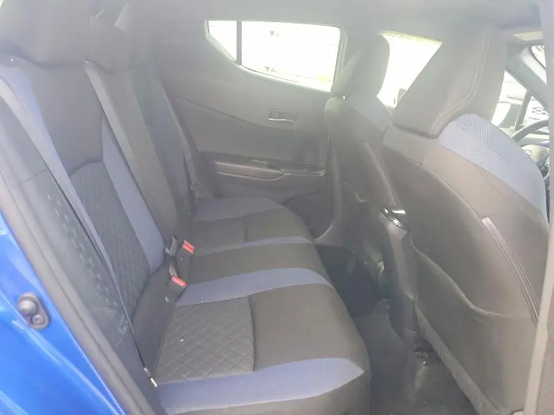 2020 TOYOTA C-HR XLE  
