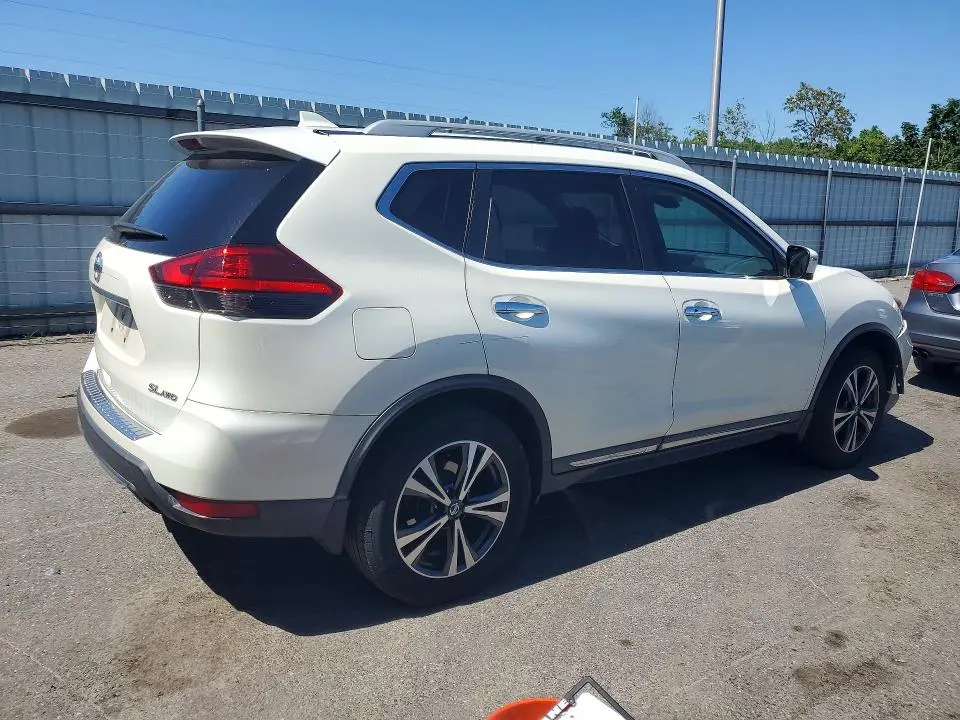 2017 NISSAN ROGUE SL  