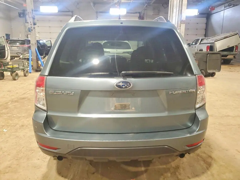 2010 SUBARU FORESTER XS  