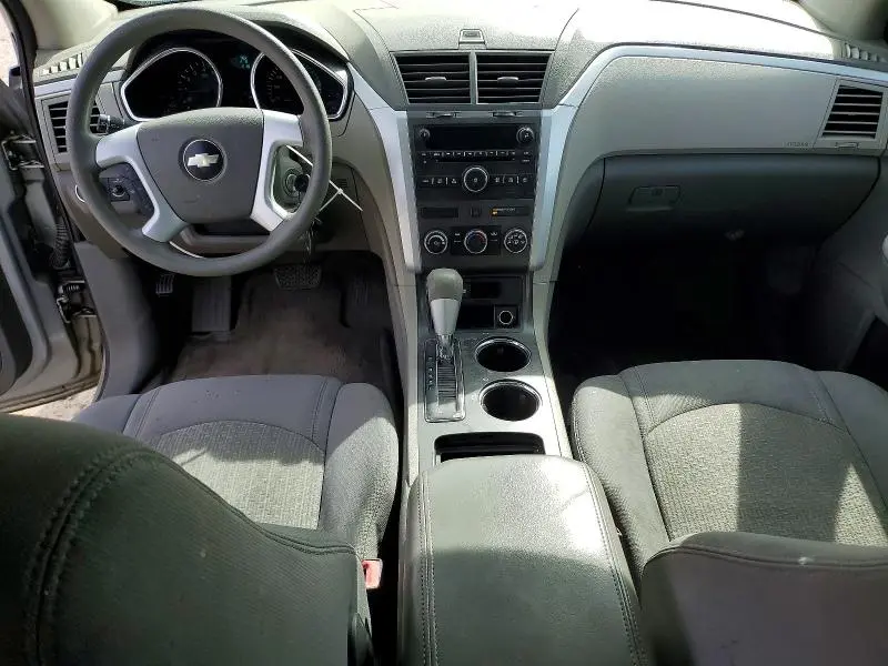 2010 CHEVROLET TRAVERSE LS  
