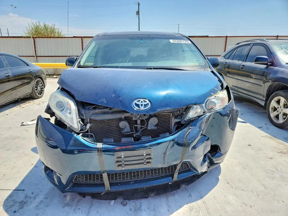 2011 TOYOTA SIENNA XLE 8-PASSENGER  